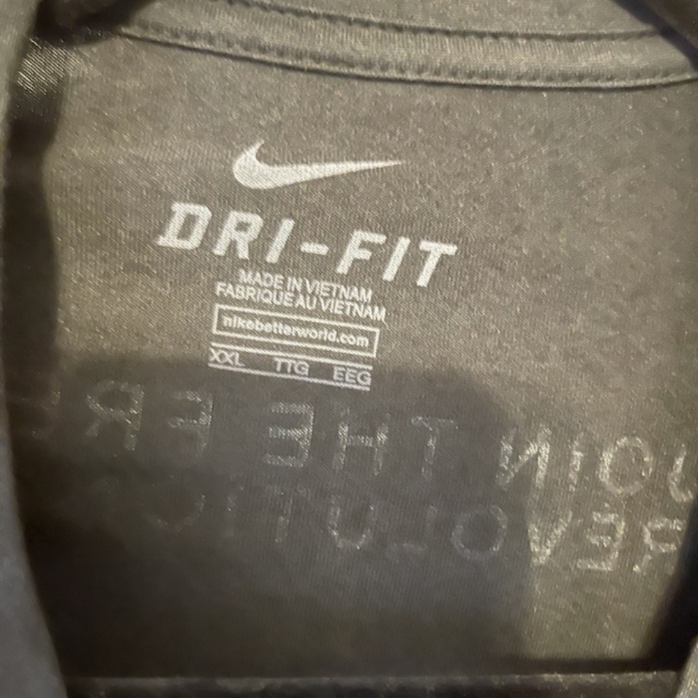 Nike Dri-Fit - Picture 2 of 3